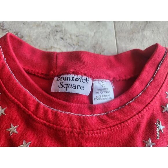 SL Brunswick Square silver starry vibrant red t-shirt - Picture 6 of 7